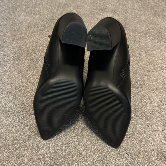 Shoe Dazzle - Black Leather Ankle Boots - Size 12 - Picture 3 of 4